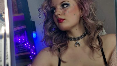 Violetvarn OnlyFans Profile